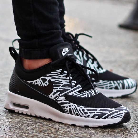 nike air max thea black print trainers